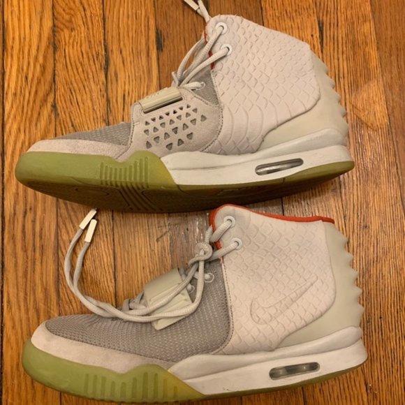 nike air yeezy 2 nrg mens sneakers